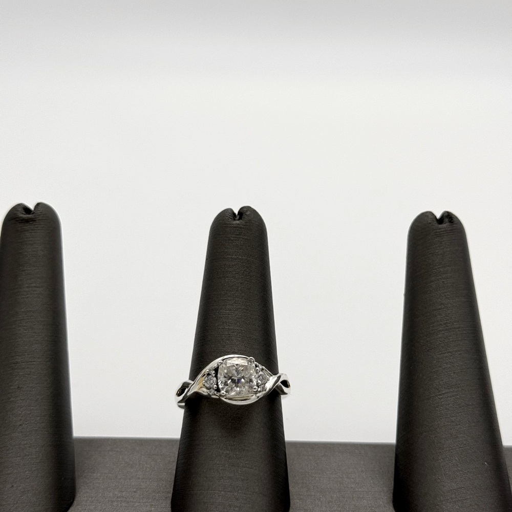 Engagement Ring - Picture 14 of 17